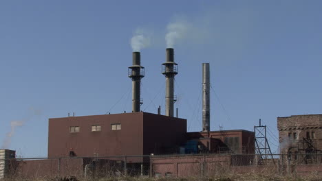 Michigan-Sault-Ste-Marie-smoke-from-smokestacks