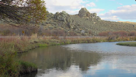 Nevada-Owyhee-Flussreflexion-Des-Berges