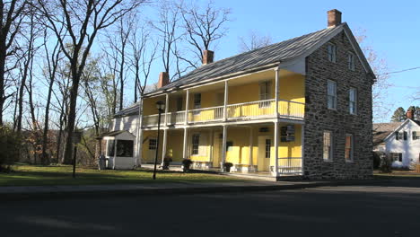 La-Casa-Du-Bois-Fue-Construida-Por-Colonos-Hugonotes-Franceses-Del-Siglo-XVII.