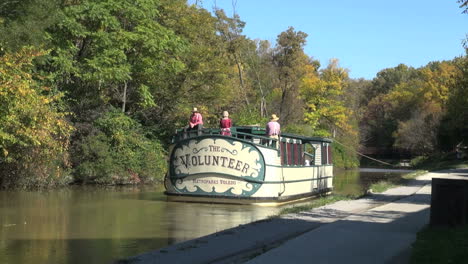 Ohio-Miami-and-Erie-Canal-boat-moves-along.