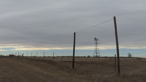 Valla-Y-Molino-De-Viento-De-Oklahoma