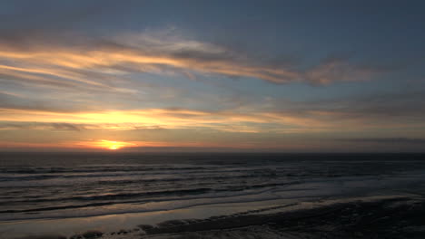Oregon-Küste-Hübscher-Sonnenuntergang