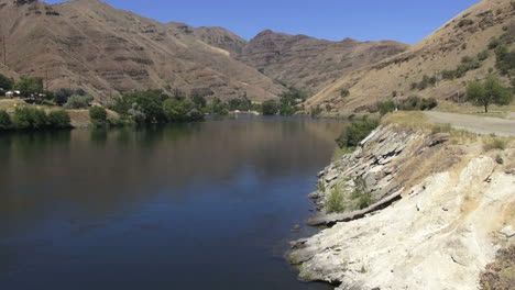 Oregon-Hells-Canyon-Dam-area