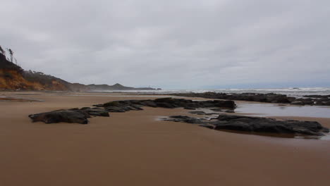 Oregon-coast-mid-tide-rocks