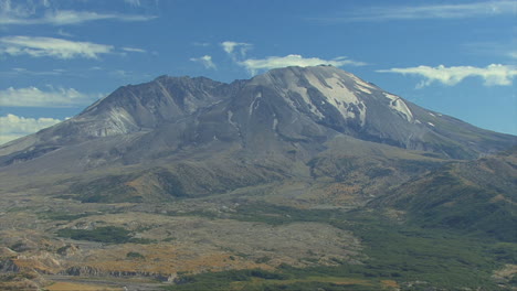 Washington-Mount-St.-Helens-Se-Acerca