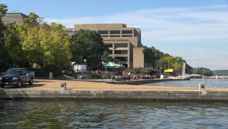 Campus-De-La-Universidad-De-Wisconsin-Madison-En-El-Lago