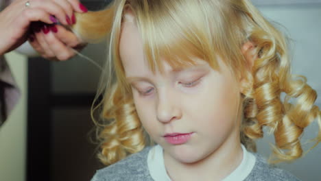 Portrait-Of-5-Years-Old-Girl-Doing-Makeup-4