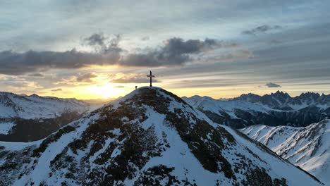 Bergsteiger-Auf-Den-Letzten-Metern-Vor-Dem-Gipfel