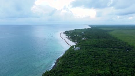 Tulum-Mexiko,-Karibisches-Meer,-Strand,-Sonnenuntergang,-Luftaufnahme