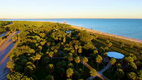 4K-Drohnenvideo-Der-Sunshine-Skyway-Bridge-über-Die-Tampa-Bay-Und-Den-Golf-Von-Mexiko-In-Der-Nähe-Von-St
