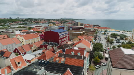 Willemstad-Es-La-Ciudad-Capital-De-Curaçao,-Una-Isla-Caribeña-Holandesa