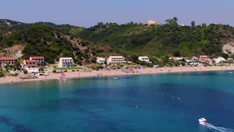 Vista-De-Drones-De-La-Playa-De-Agios-Georgios-En-El-Norte-De-Corfú,-Grecia