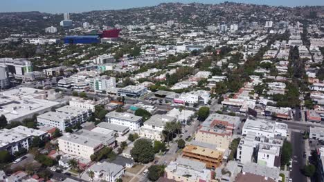 Drone-video-revealing-the-streets-of-Los-Angeles
