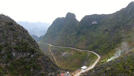 --Beautiful-winding-roads-on-the-top-of-Ma-Pi-Leng-pass,-Ha-Giang-province,-Vietnam