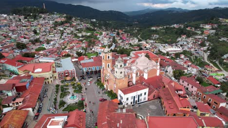 Drone-Vista-De-La-Ciudad-De-Real-Del-Monte-En-Hidalgo-Mexico