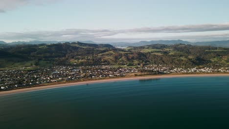 Sonnenaufgang-In-Der-Weltberühmten-Strandstadt-Der-Nordinsel-Neuseelands