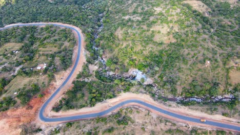 Handelsstraße-In-Kapenguria-Kenia-Mit-Einzigartigem-Design