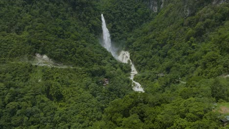 Aerial-Approach-to-Beautiful-Waterfall-in-Jungles-of-Veracruz,-Mexico