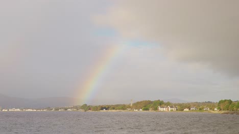 Ein-Regenbogen-über-Carlingford-Lough-An-Der-Grenze-Zwischen-Der-Republik-Irland-Und-Nordirland