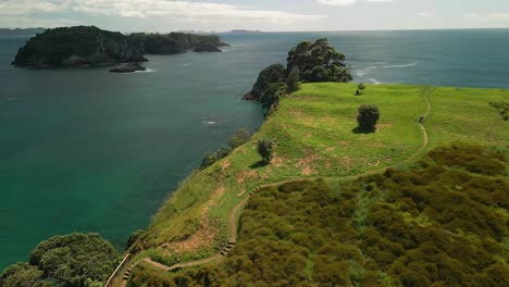 New-Zealand's-most-scenic-hiking-trail-along-the-ocean-front