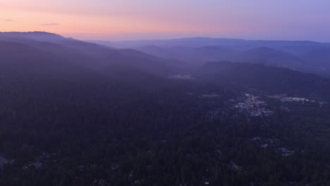 Ein-Nebliger,-Nebliger-Morgen--Oder-Abendlicher-Blick-über-Die-Santa-Cruz-berge-In-Kalifornien---Sonnenuntergangs--Oder-Sonnenaufgangsantenne