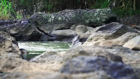 Slow-Motion---The-water-that-flows-between-the-rocks