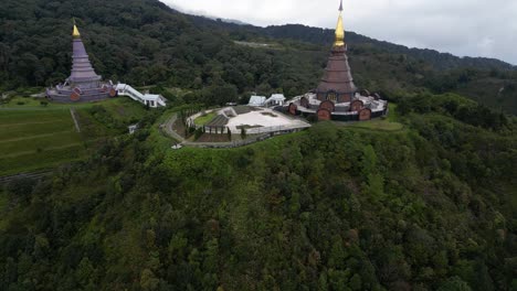 Two-famous-Pagodas-at-Doi-Inthanon-National-Park-in-Chiang-Mai,-Thailand