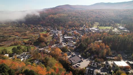 Aerial-pullout-high-over-Stowe-Vermont