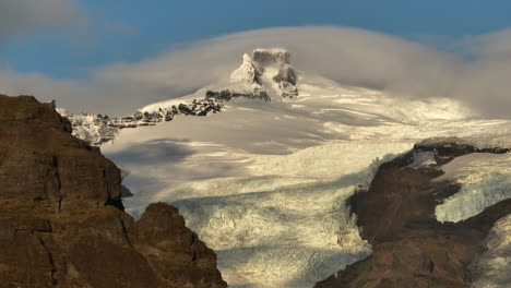 Kompressionsluftaufnahme-Und-Enthüllung-Eines-Gletschers-In-Island