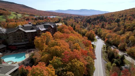 Luftaufnahme-Stowe-Vermont-Resort-In-4k