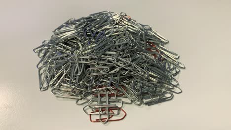 Paper-clips-on-a-pile