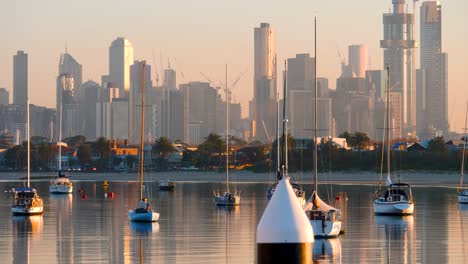 Sailboats---Yacht-floating-on-habour-St-Kilda-Pier-City-Sunrise,-Melbourne