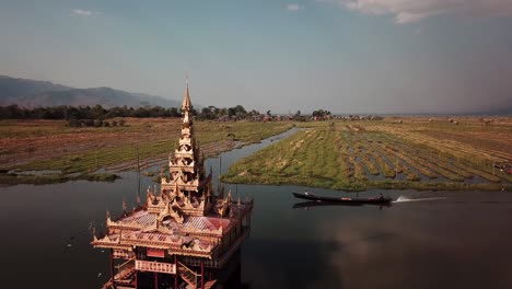 Vista-Aérea-Del-Templo-Budista-En-El-Lago-Inle,-Myanmar,-Estado-De-Shan