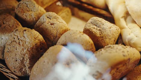 Panning-shot-of-an-Italian-bread-showcase