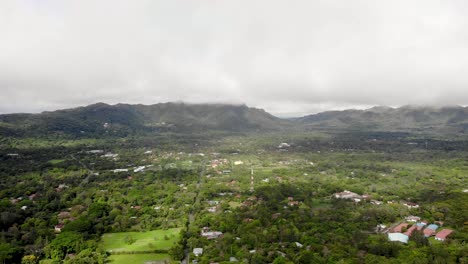 Town-of-Valle-de-Anton-in-central-Panama-located-inside-extinct-volcano-crater,-Aerial-Wide-angle-shot