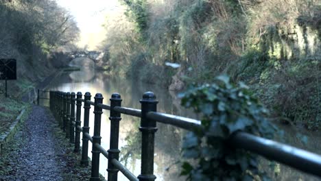 Grand-Union-Canal-Cutting-Shrewley-Bridge-Warwickshire-Winter-Static-Shot-Focus-Pull