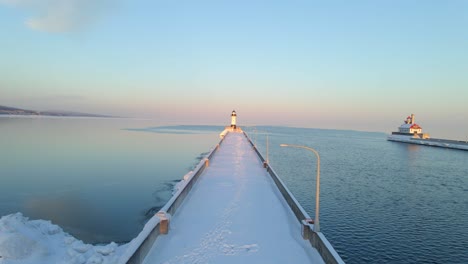 Two-lighthouse-in-Lake-Superior,-Winter