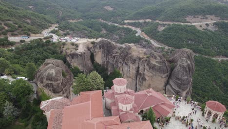 Incredible-drone-flight-over-Monastery-of-Varlaam,-Meteora-complex-in-Thessaly