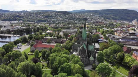 Antena:-Catedral-De-Nidaros-En-Trondheim,-Noruega