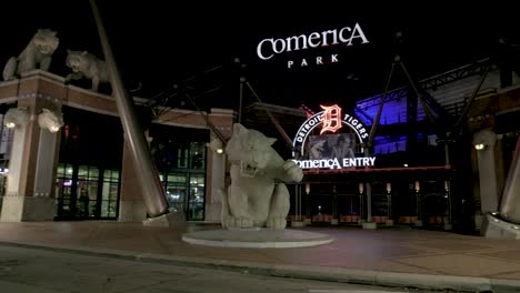 Comerica-Park,-home-of-the-Detroit-Tigers-Major-League-Baseball-team,-with-panning-shot-left-to-right-at-night