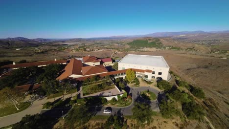 Drone-shot-of-the-Ronald-Reagan-Presidential-Library-located-in-Thousand-Oaks-California