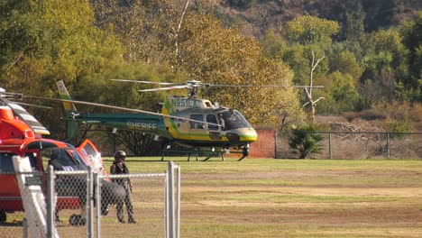 Helicóptero-Del-Sheriff-Se-Prepara-Para-Despegar