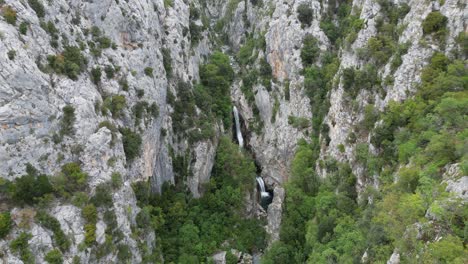 Wasserfall-Gubavica-Kroatien-Drohne-Luftaufnahme