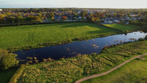 River-Boyne-County-Meath,-In-Der-Nähe-Der-Stadt-Trim