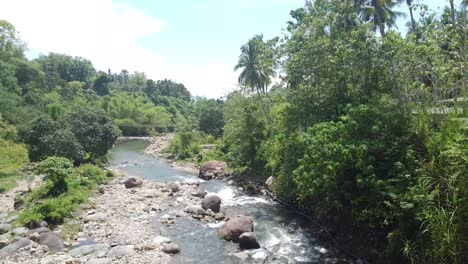 Schöner-Fluss,-Der-In-Negros-Orientalische-Philippinen-Fließt
