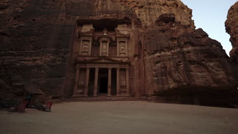 Gimbal-Zu-Fuß-In-Die-Alte-Zivilisation-Der-Schatzkammer-Von-Petra-Jordan