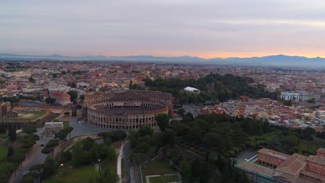 Roma-Dron-Aerea-Helicoptero-Coliseo-Vuelo-Vista-Panorámica-Gira-Turista-Destino-Romano-Arquitectura-Imperio