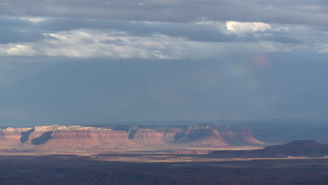 Ein-Weitreichender-Blick-Auf-Die-Canyonlands-region-Im-Südosten-Von-Utah