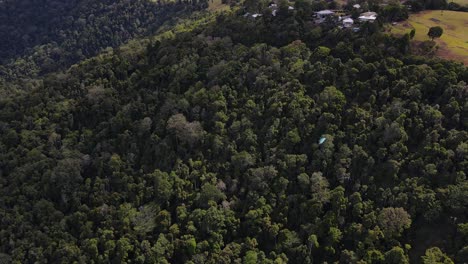 Parapente-Sobre-Montañas-Verdes---Parque-De-Conservación-Rosins-Lookout-Y-Rosin&#39;s-Lookout---Beechmont,-Qld,-Australia