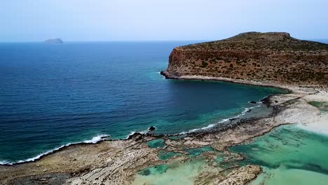 Paisaje-Natural-De-La-Costa-Del-Océano-En-La-Isla-De-Creta,-Grecia